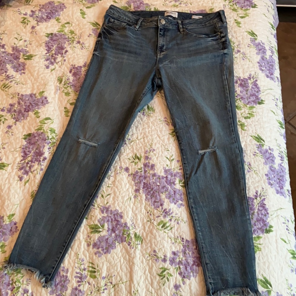 Skinny jeans in dark wash